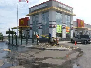 Commercial concrete power washing, Markham